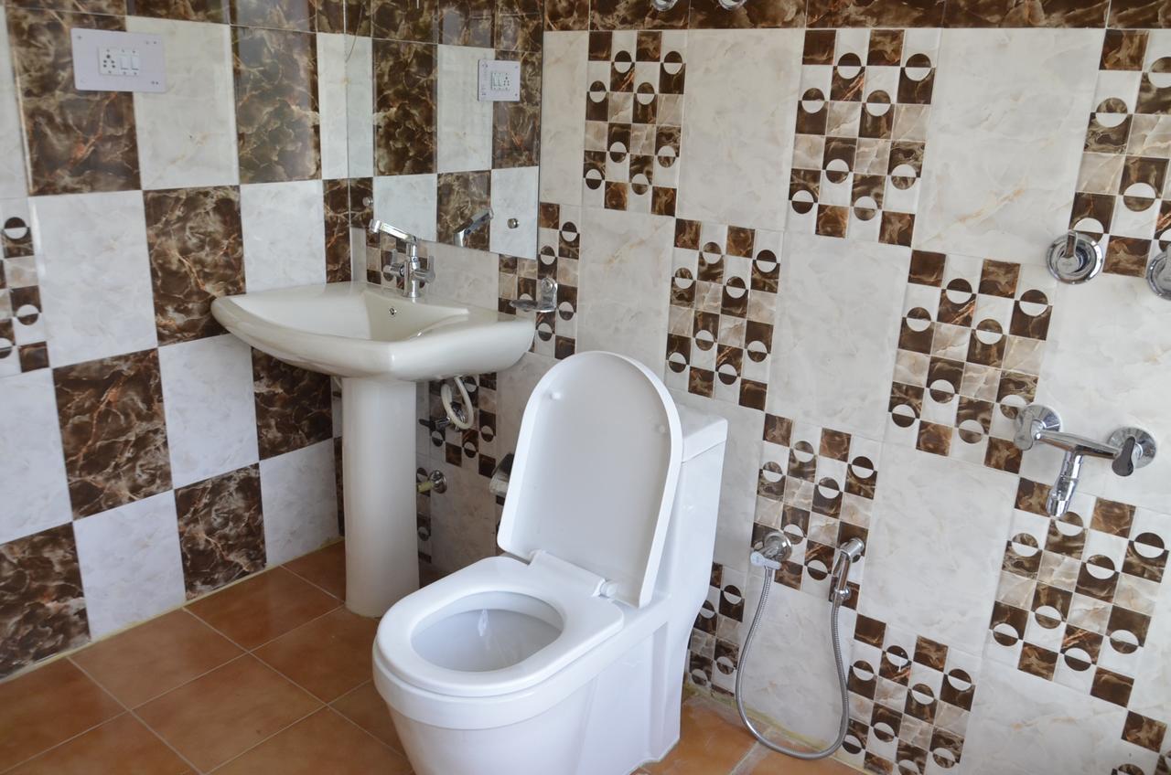Raybo Hostel Leh Ngoại thất bức ảnh